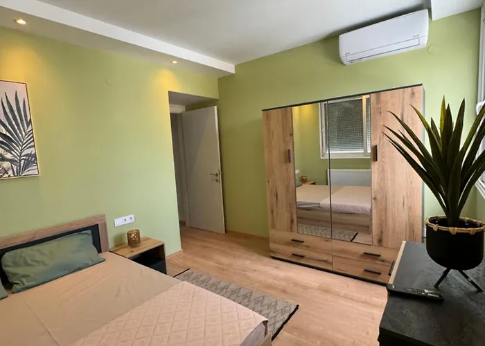 Damian Sea Apartman Peraía