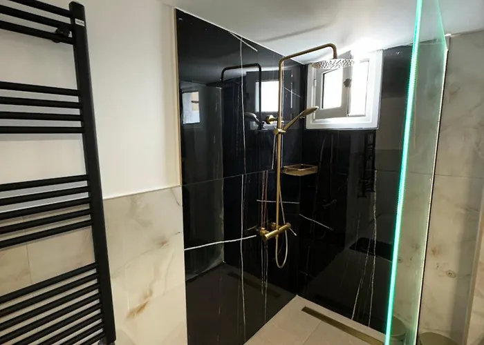 Damian Sea Apartman *